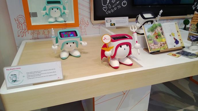 MWC 2013: Robot ze smartfonem w środku. Kupiłbyś dziecku taką zabawkę?