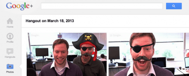 Google Plus z emotkami, słitfociami i opaską pirata. Arrr!