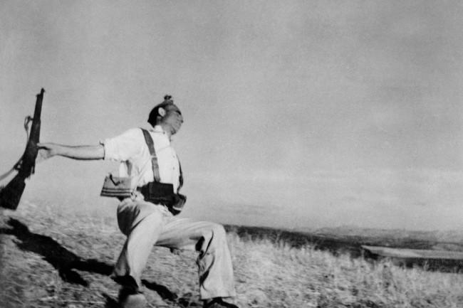 Robert Capa &#8211; legenda fotografii wojennej 