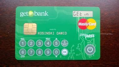 Mamy MasterCard Display &#8211; kartę z wyświetlaczem. Czy warto jej używać?