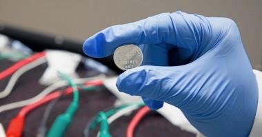 Nowy polimer szansą na samonaprawiające się akumulatory
