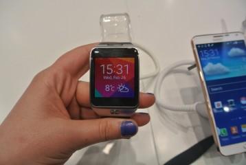 MWC 2014: Samsung Galaxy Gear 2 &#8211; lepszy niż pierwsza wersja, ale w cieniu opaski Fit (wideo)