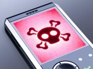 Bezpieczny smartfon: Wirusy na telefonach? Zaczęło się już w 2004 roku i jest coraz gorzej