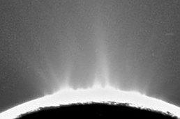 Cryovolcanism_on_enceladus 