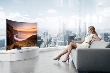 Nie prosty, nie krzywy, a wyginający się &#8211; taki jest najnowszy telewizor Samsunga