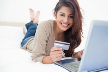 Jak płacić kartą płatniczą przez Internet? Ostrożnie, ale bez strachu