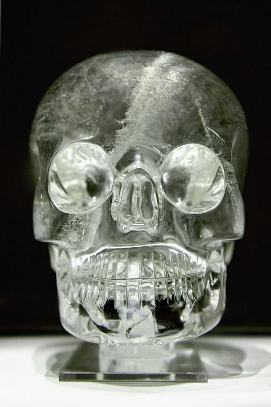 640px-Crystal_skull_british_museum_random9834672 