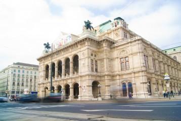 Jak obejrzeć Operę Wiedeńską? Na kanapie w domu, dzięki Smart TV