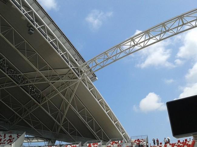 Retractable_Roof_of_Singapore_National_Stadium 