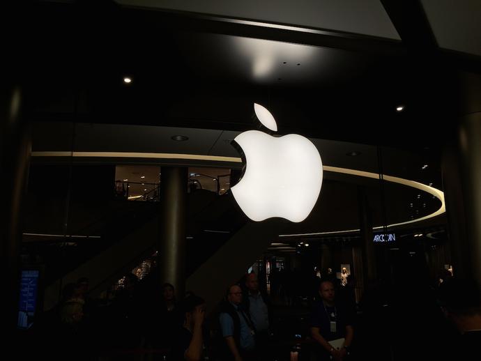 Apple znów zarobi miliardy dzięki nowym iPhone&#8217;om 6 i 6 Plus