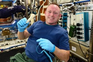 Pierwszy raz NASA wysłała potrzebne astronaucie narzędzie&#8230; mailem