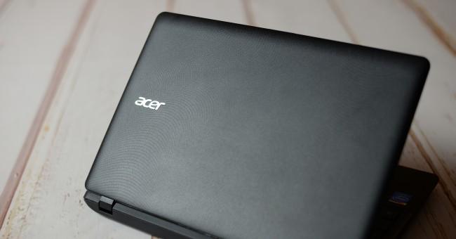 Acer-E11-back 
