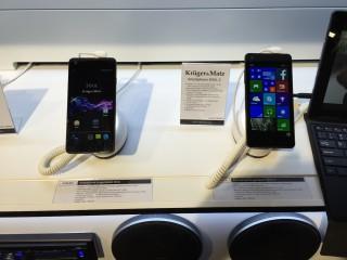 Smart opaska za 129 zł i tani smartfon z LTE, czyli nowości ze stoiska Kruger&amp;Matz w Barcelonie