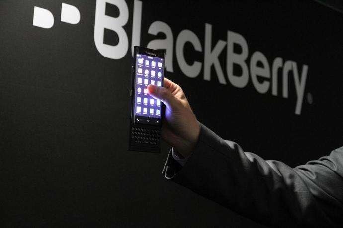 BlackBerry w końcu robi to, czego chcieli klienci. Oto dwa nowe smartfony, które powinny zadebiutować już dawno temu