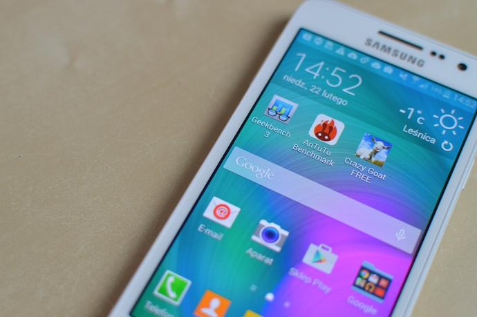 Telefon, którego sukces stoi pod znakiem zapytania. Samsung Galaxy A3 &#8211; recenzja Spider&#8217;s Web