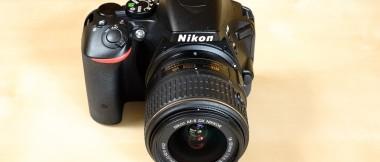 Profesjonalna jakość zdjęć w miniaturowej lustrzance. Nikon D5500 &#8211; recenzja Spider&#8217;s Web