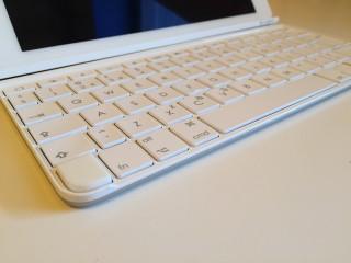 Logitech Ultrathin Keyboard do iPada Air 2 &#8211; świetna klawiatura, ale nie dla Polaków
