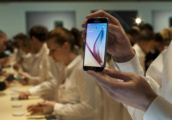 Galaxy S6 się nie sprzedają, więc… Samsung obniży ich ceny