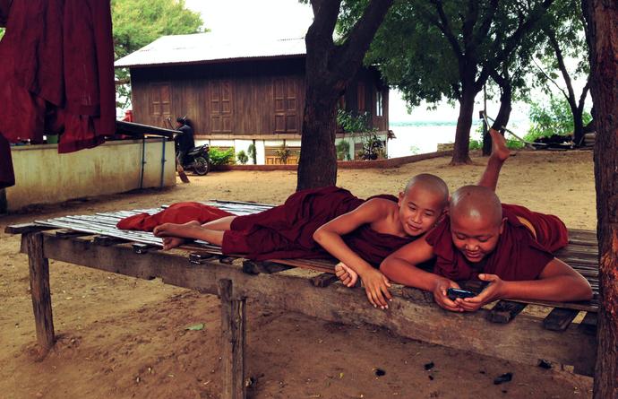 21 ciekawostek o buddyjskich mnichach z iPhone&#8217;ami