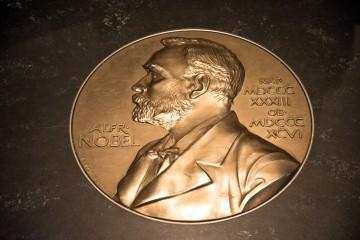 Trzeci naukowy Nobel w tym roku przyznany. Nagrodzeni naukowcy badający naprawę DNA