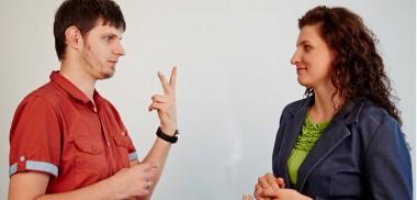 Polacy z Migam tłumaczą na język migowy w czasie rzeczywistym. Z Kinectem i Google Tango