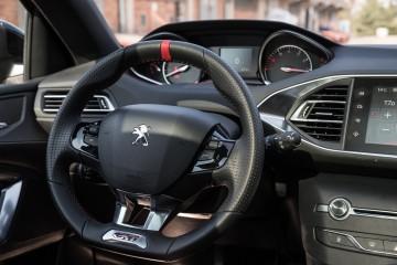 Peugeot 308 GTi - sprawdzamy system multimedialny