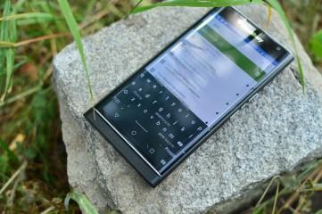 BlackBerry na Androidzie, czyli zamień robota w Jeżynę