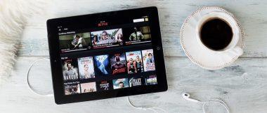 Netflix od pewnego czasu jest dostępny w Polsce, ale czy warto za niego płacić?