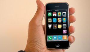 Pierwszy iPhone ma 15 lat. Co potrafił smartfon Apple?
