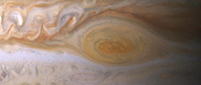 Sonda Juno zbliży się do najbardziej charakterystycznego obszaru Jowisza