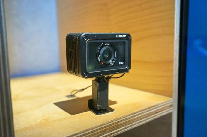 Sony RX0 - kamera sportowa i miniaturowy aparat w jednym