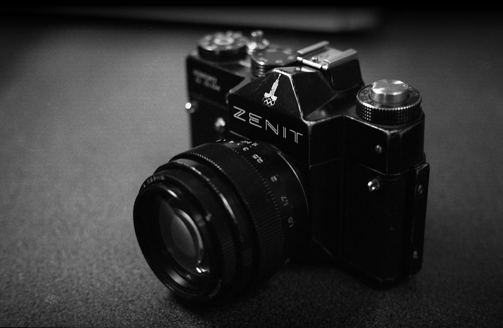 Zenit powraca na rynek i... chce konkurować z Leicą