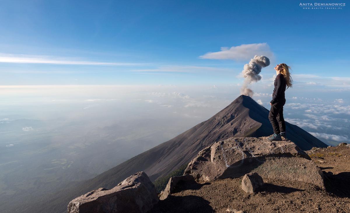 Anita Demianowicz - fotografia podróżnicza - erupcja wulkanu class="wp-image-636328" 