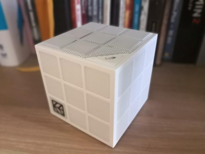 Hykker Sound Cube to głośnik za mniej niż 50 zł, który znajdziesz w Biedronce