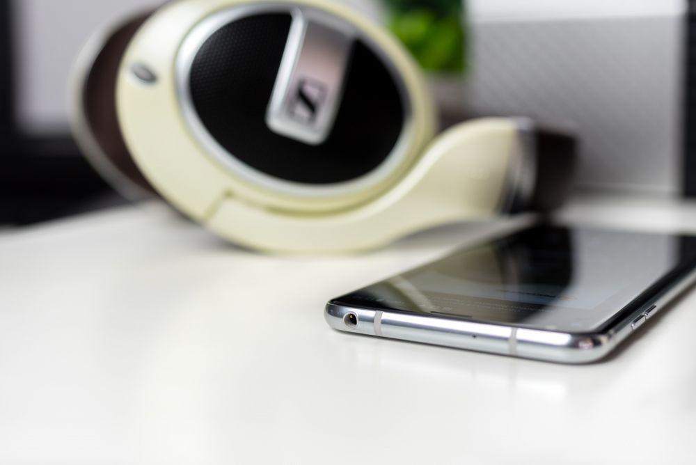 Jak wybrać najlepszy smartfon muzyczny z nowoczesnym gniazdem słuchawkowym? 