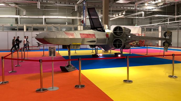 Electronics Show Star Wars X-Wing t-65