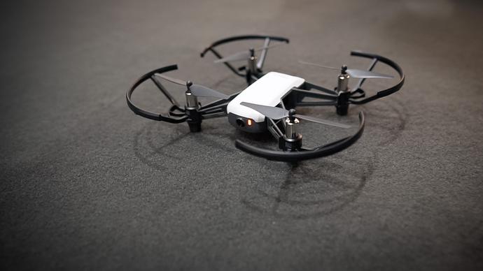 Mało kto wie, ze najtańszy dron DJI kosztuje tylko 459 zł. To Tello