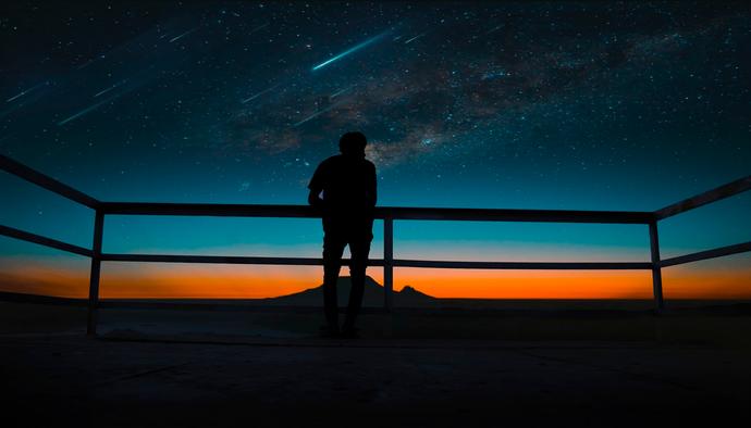 Perseidy 2018: jak, kiedy i gdzie oglądać? Przygotuj się na noc spadających gwiazd.