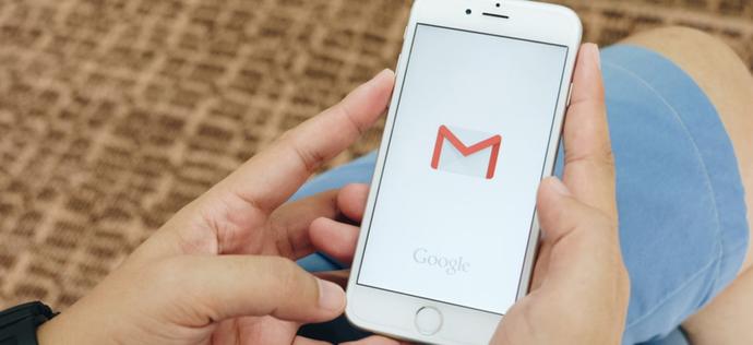 Czy Gmail pozwala na czytanie maili