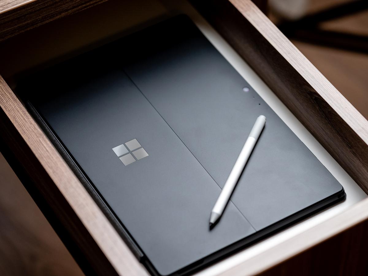 Surface Pro 6 class="wp-image-873562" 