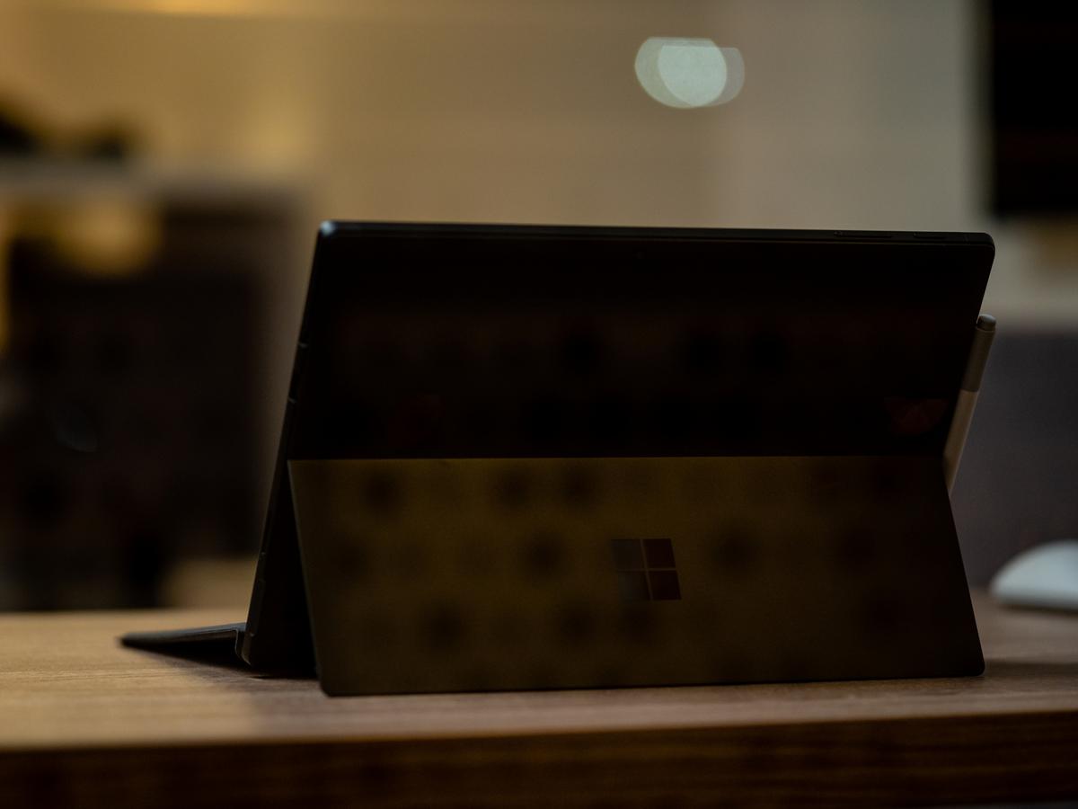 Surface Pro 6 class="wp-image-873544" 
