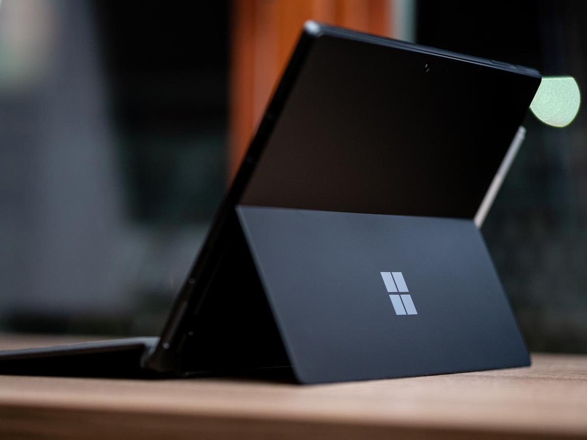 Surface Pro 6 class="wp-image-873553" 