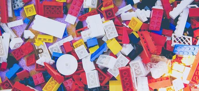 czym zastąpić plastik w Lego