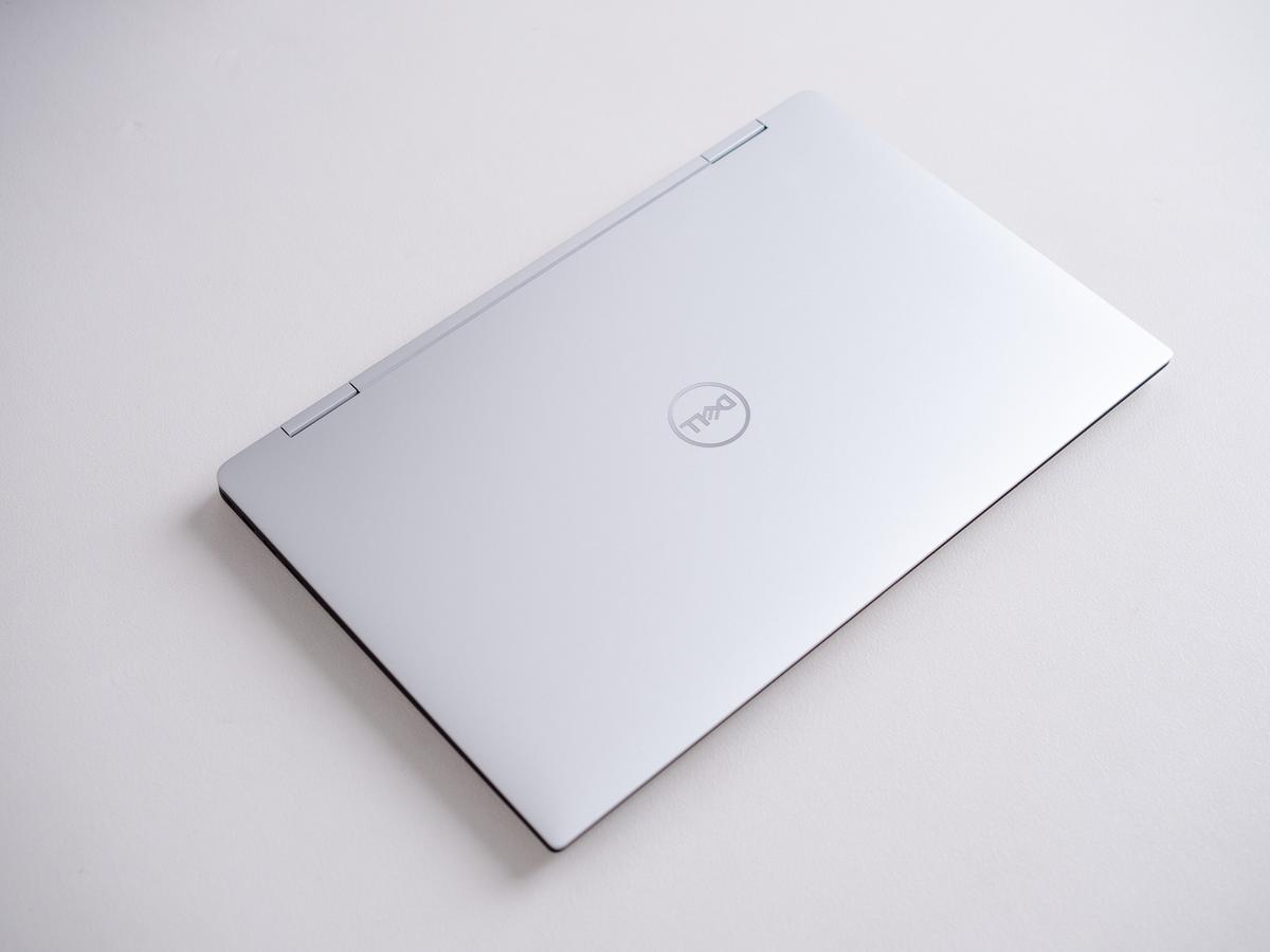 Dell XPS 15 2w1 class="wp-image-930233" 