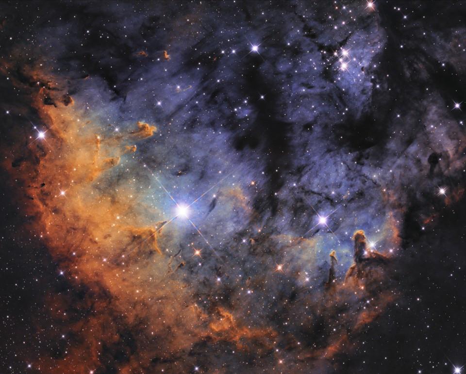 Fot. Laszlo Bagi, &quot;Deep and height, NGC 7822, mgławica Głowa Diabła&quot; class="wp-image-958670" 