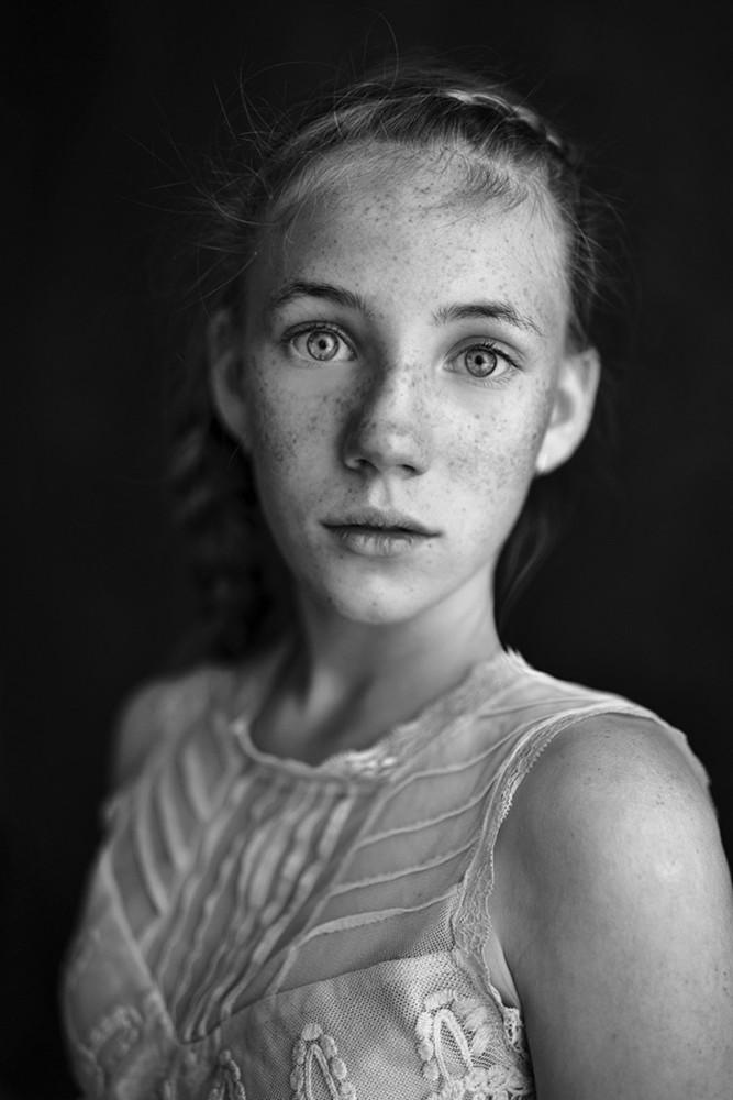 Fot. Maja Pajączkowska, &quot;Ania's Freckles&quot;, wyróżnienie w kategorii Portrait class="wp-image-983437" 