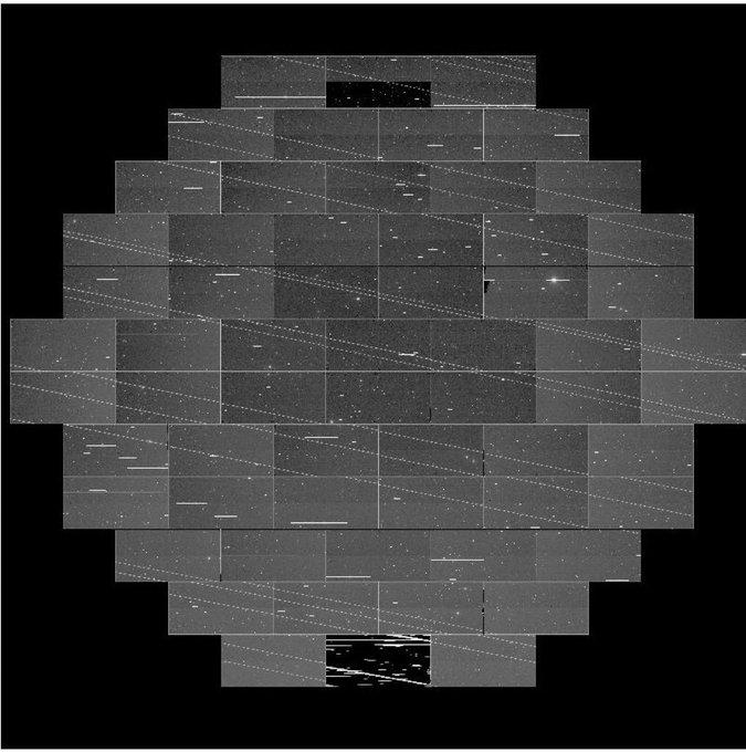 Satelity Starlink na zdjęciu z Dark Energy Camera class="wp-image-1066782" 