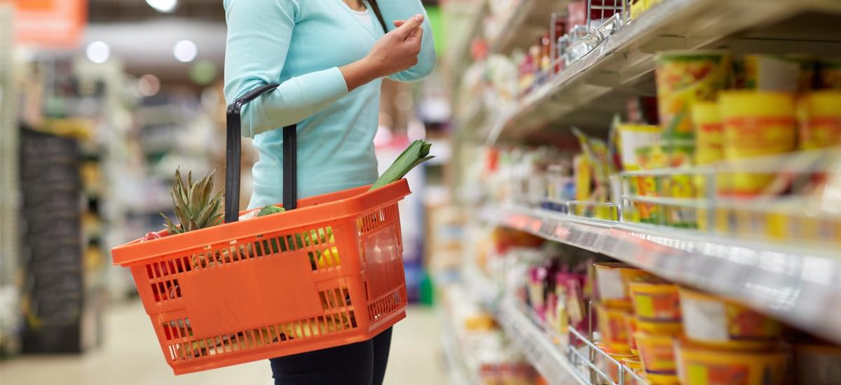 Co robią największe sklepy, żeby marnować jak najmniej żywności? Poprawna odpowiedź brzmi: nadal za mało
