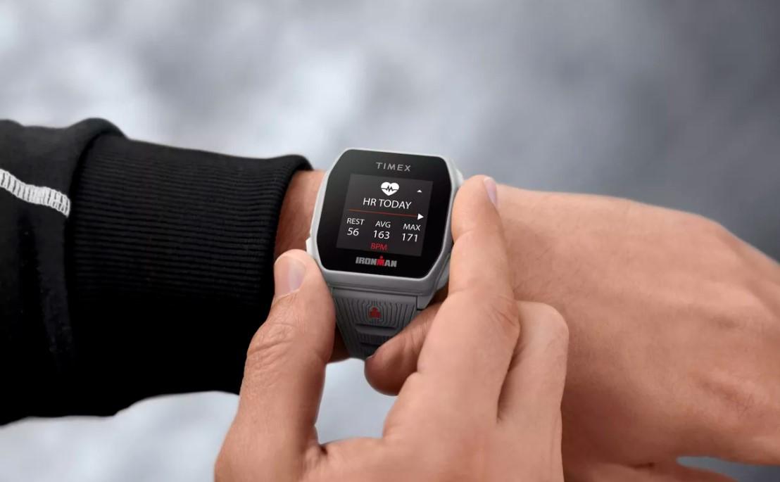 Tak wygląda pierwszy smartwatch Timexa. Niedrogi, nieduży i z GPS