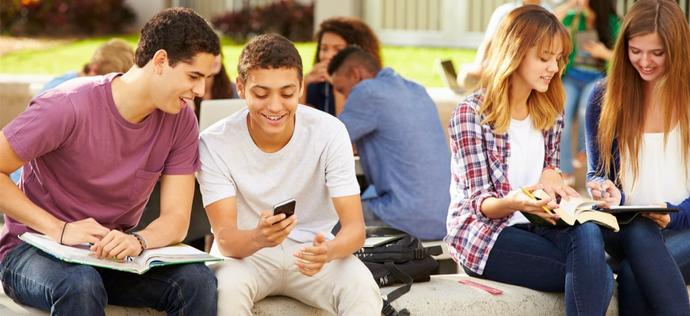 Zakaz korzystania ze smartfonów w szkole